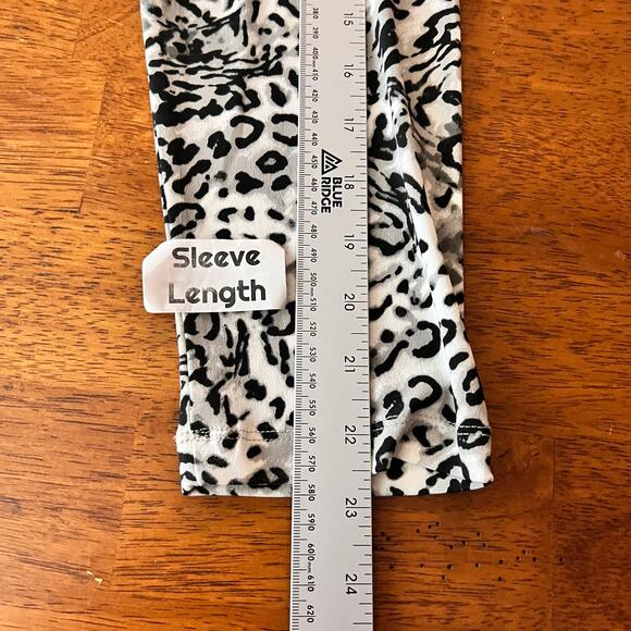 Chicos Women's L 12 Animal Print Cowl Neck Tunic Top Slinky Stretch Career Artsy - Picture 9 of 11